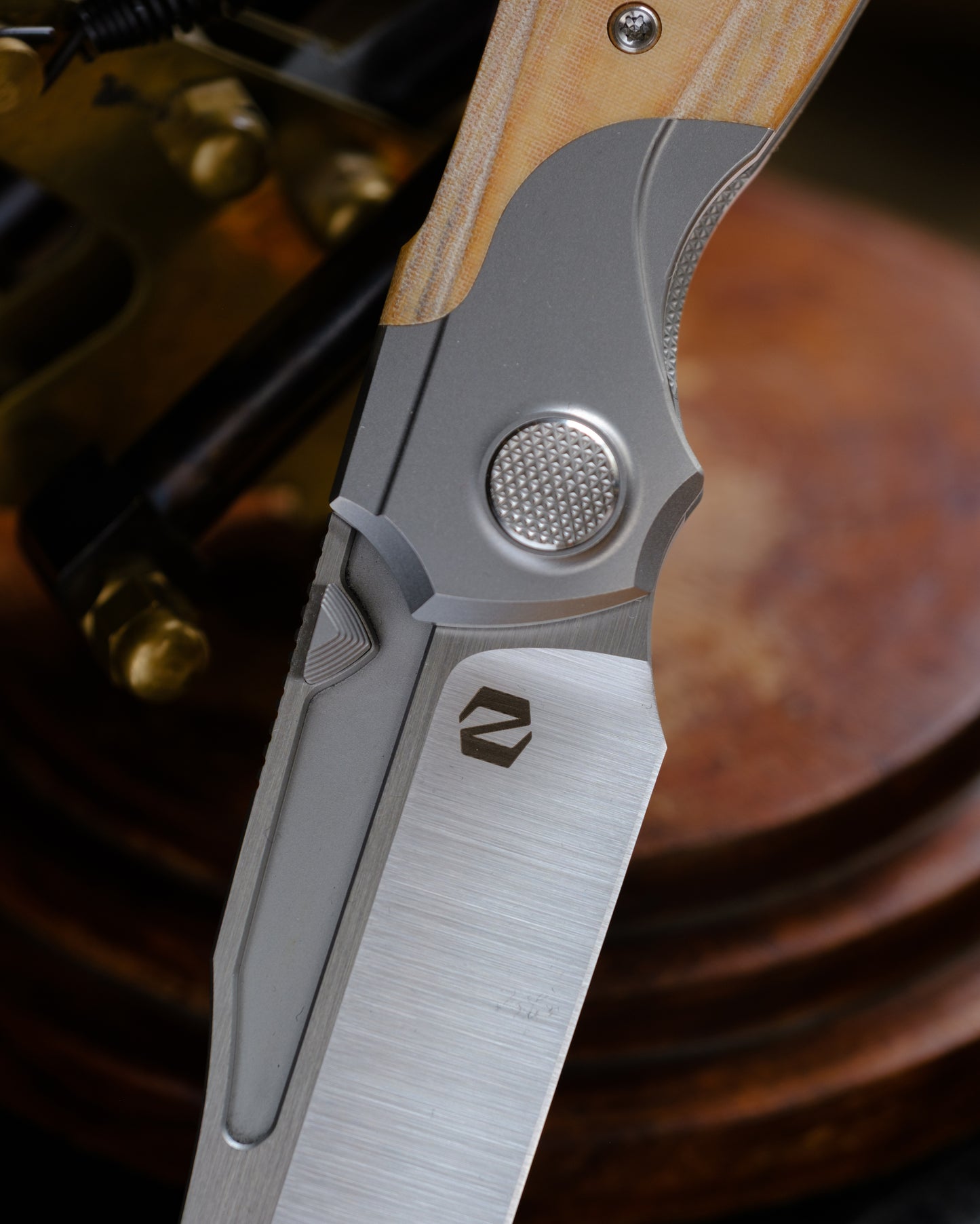 Vandal - White Linen Micarta