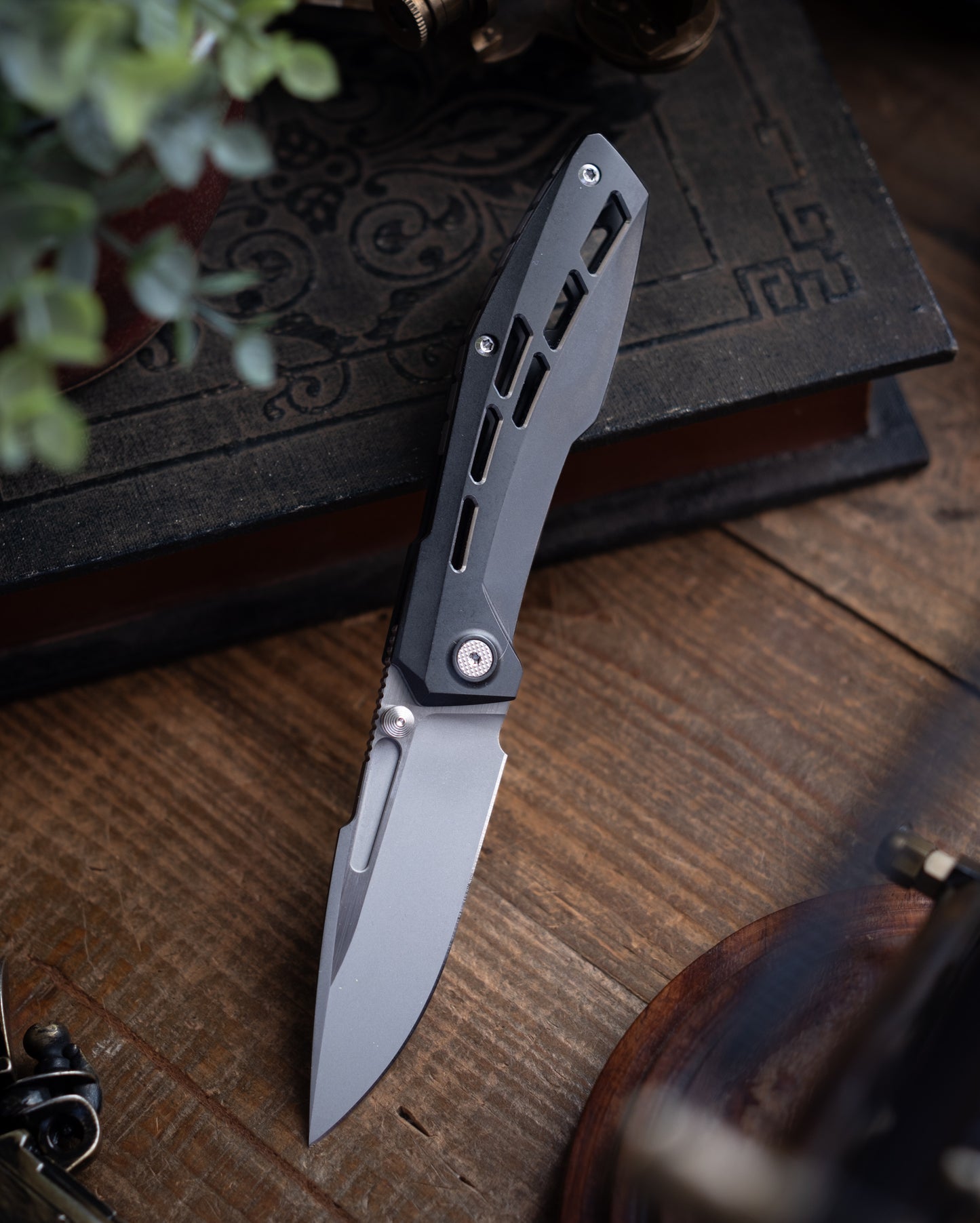 Raiden R2: Aero - Black PVD/ Dark Stonewash